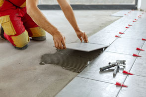 Fliesenleger Arbeit